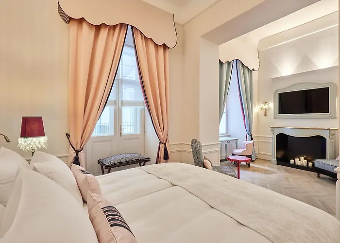 Hotel The Leo Grand 5*